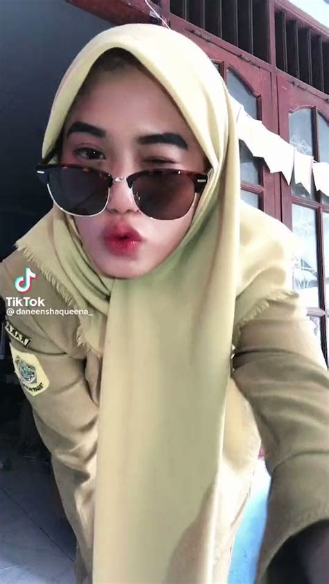 vaniak jilbab|Twitter. It’s what’s happening / Twitter.
